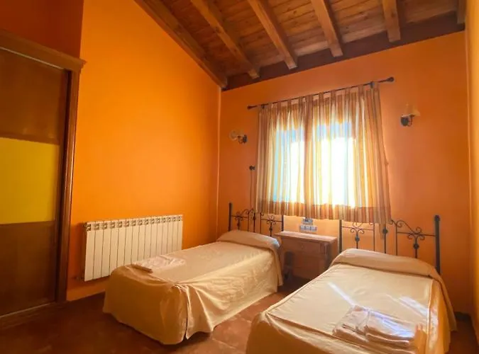 De Monzon Гостевой дом Монсон-де-Кампос