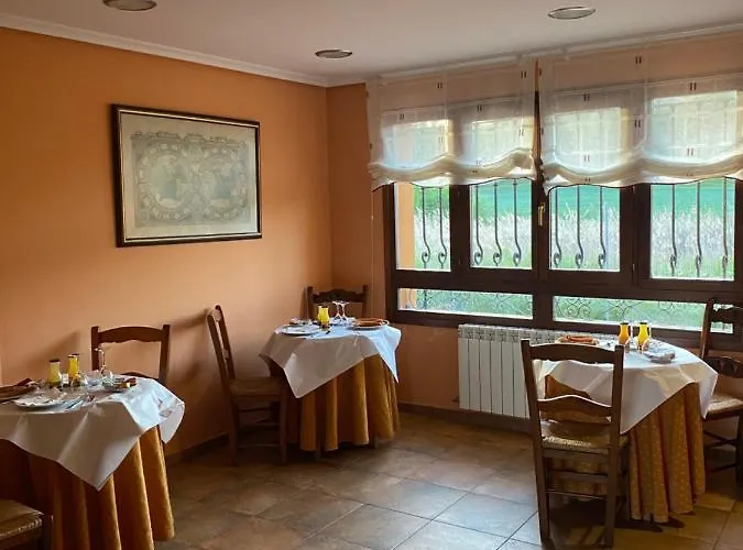 De Monzon Гостевой дом Монсон-де-Кампос